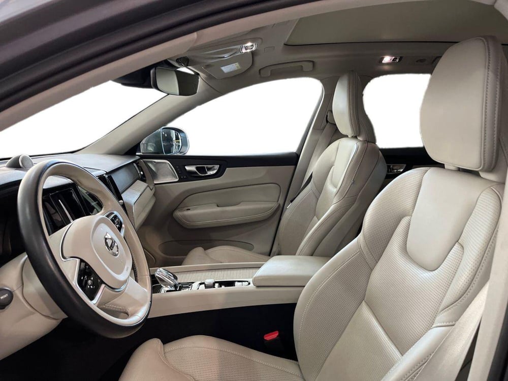 Volvo XC60 usata a Bari (14)
