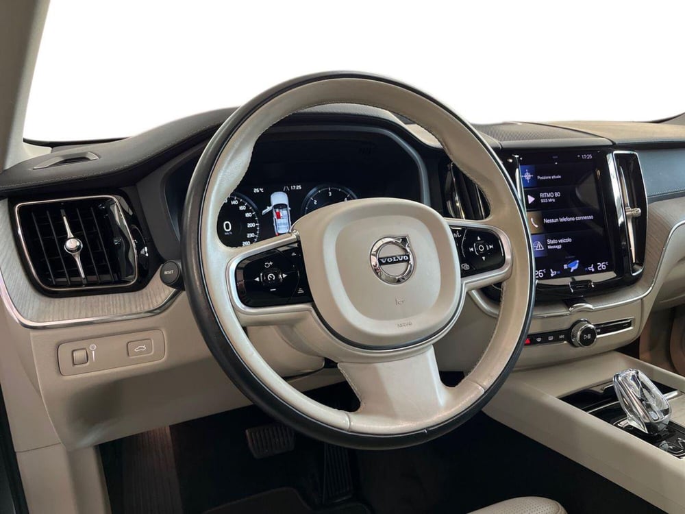 Volvo XC60 usata a Bari (20)