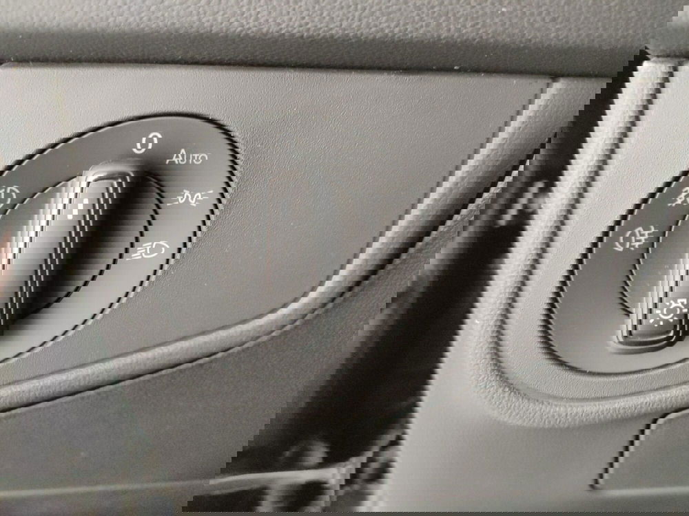 Volkswagen Taigo nuova a Caserta (12)