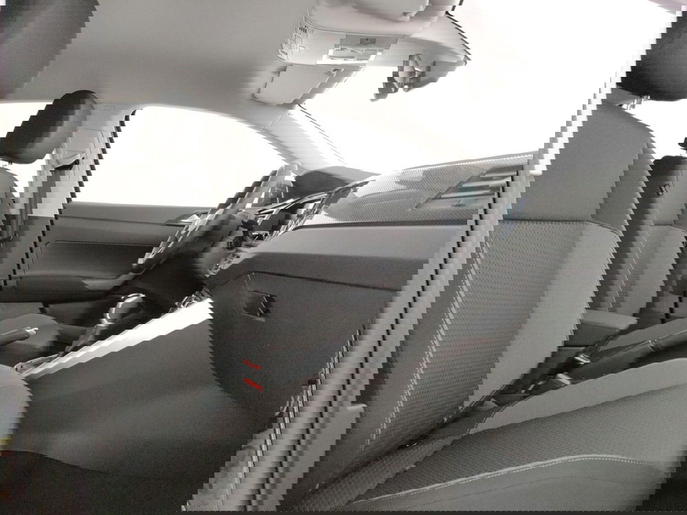 Volkswagen Taigo nuova a Caserta (8)