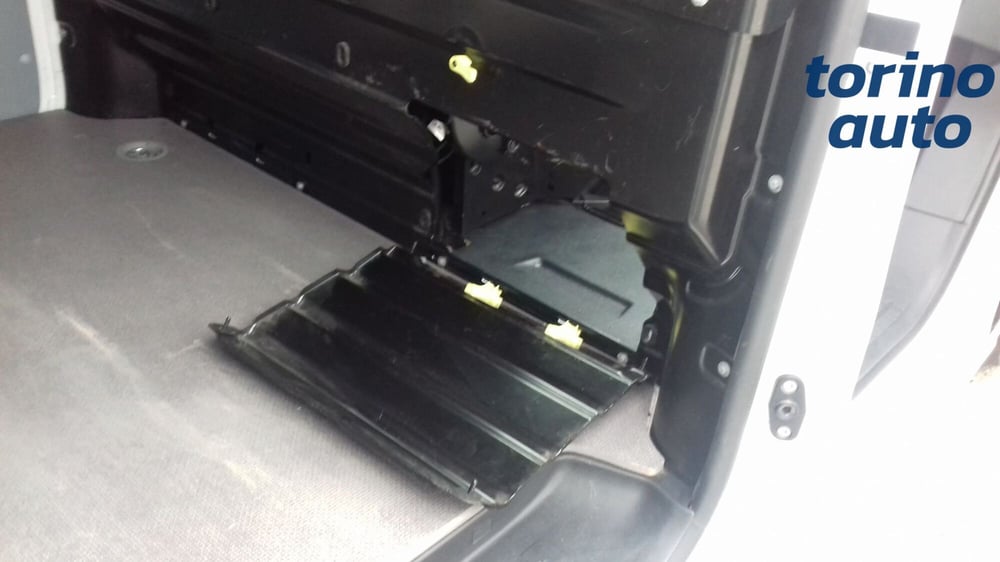 Opel Vivaro Furgone usata a Torino (3)