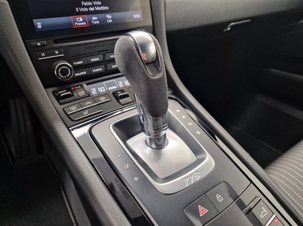 Porsche 718 Cayman  usata a Verbano Cusio Ossola (13)