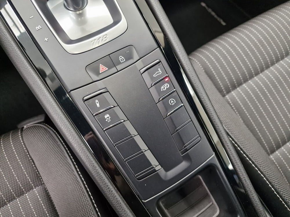 Porsche 718 Cayman  usata a Verbano Cusio Ossola (14)