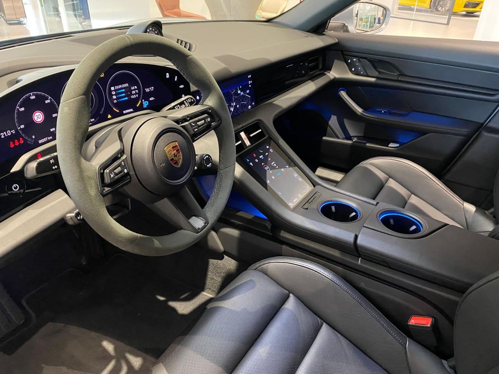Porsche Taycan Cross Turismo usata a Firenze (14)