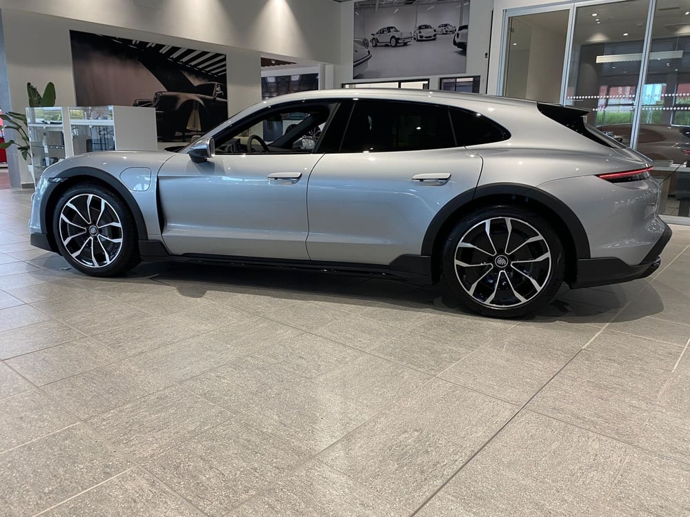 Porsche Taycan Cross Turismo usata a Firenze (8)