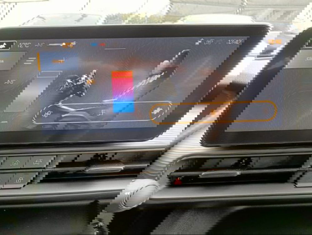 Jeep Avenger nuova a Brescia (12)