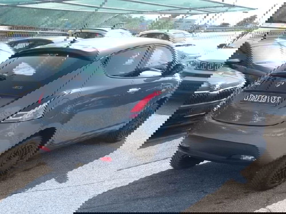 Lancia Ypsilon nuova a Brescia (5)