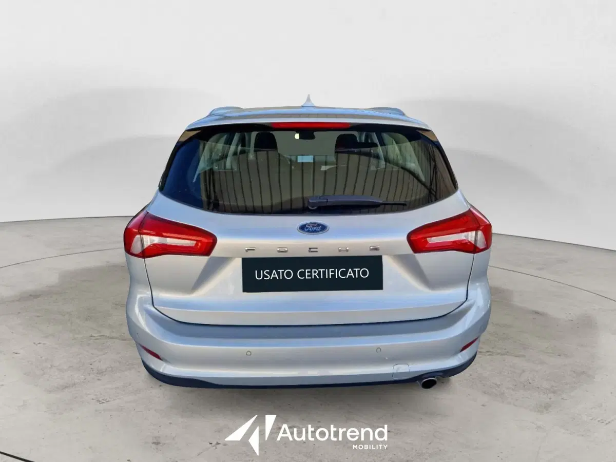 Ford Focus Station Wagon usata a Bari (4)