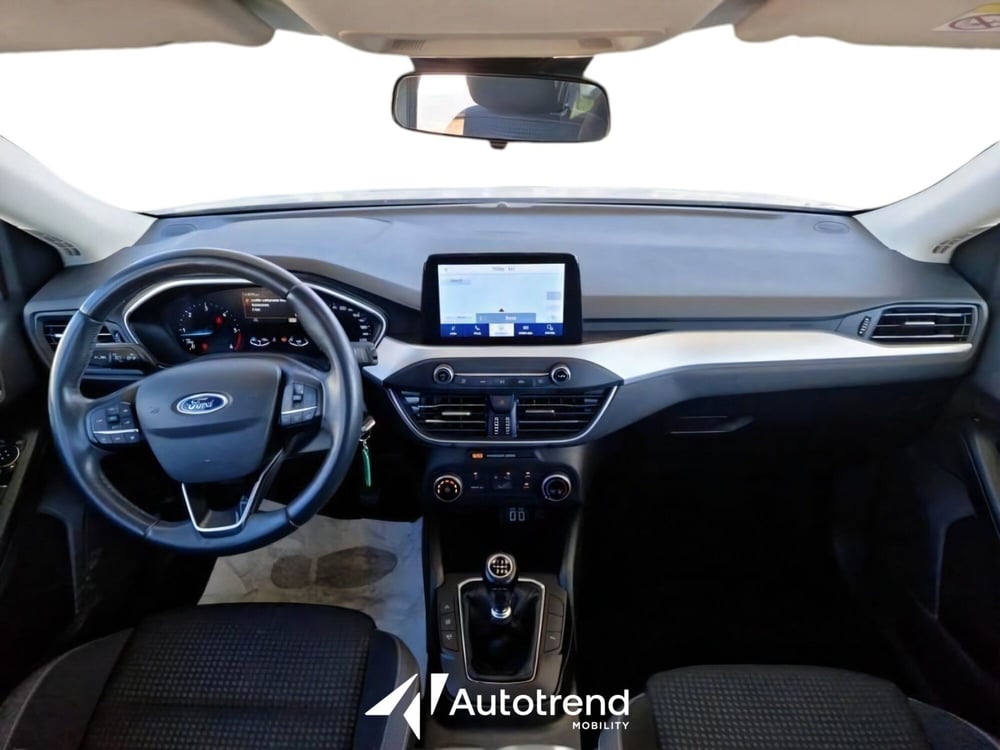 Ford Focus Station Wagon usata a Bari (8)