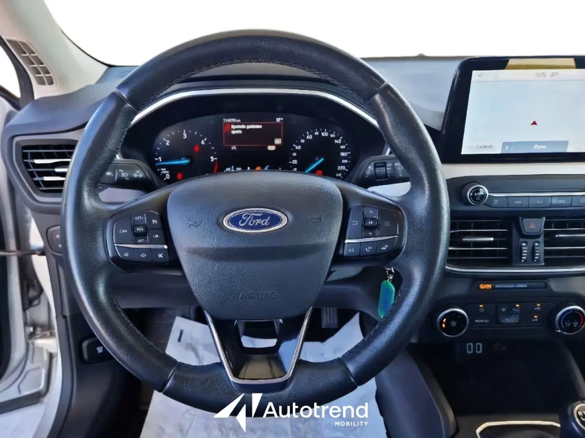 Ford Focus Station Wagon usata a Bari (9)