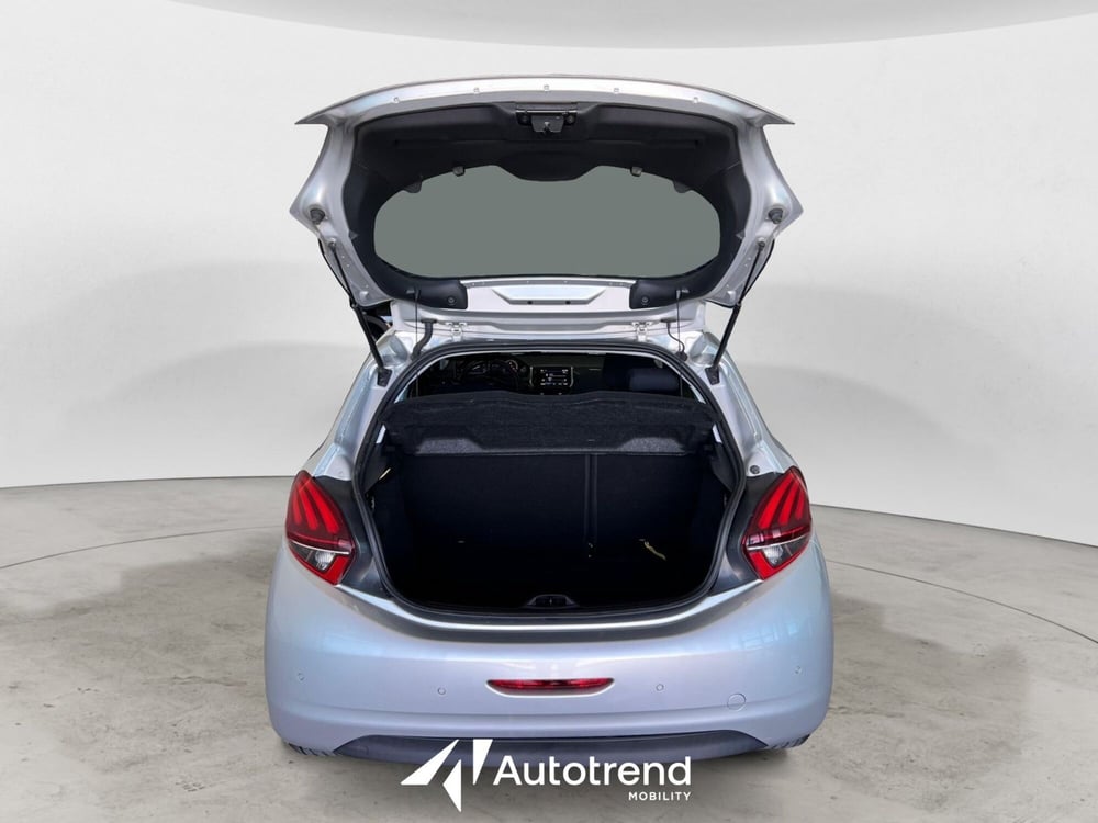 Peugeot 208 usata a Bari (12)