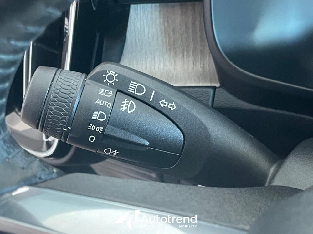 Volvo XC40 usata a Bari (10)