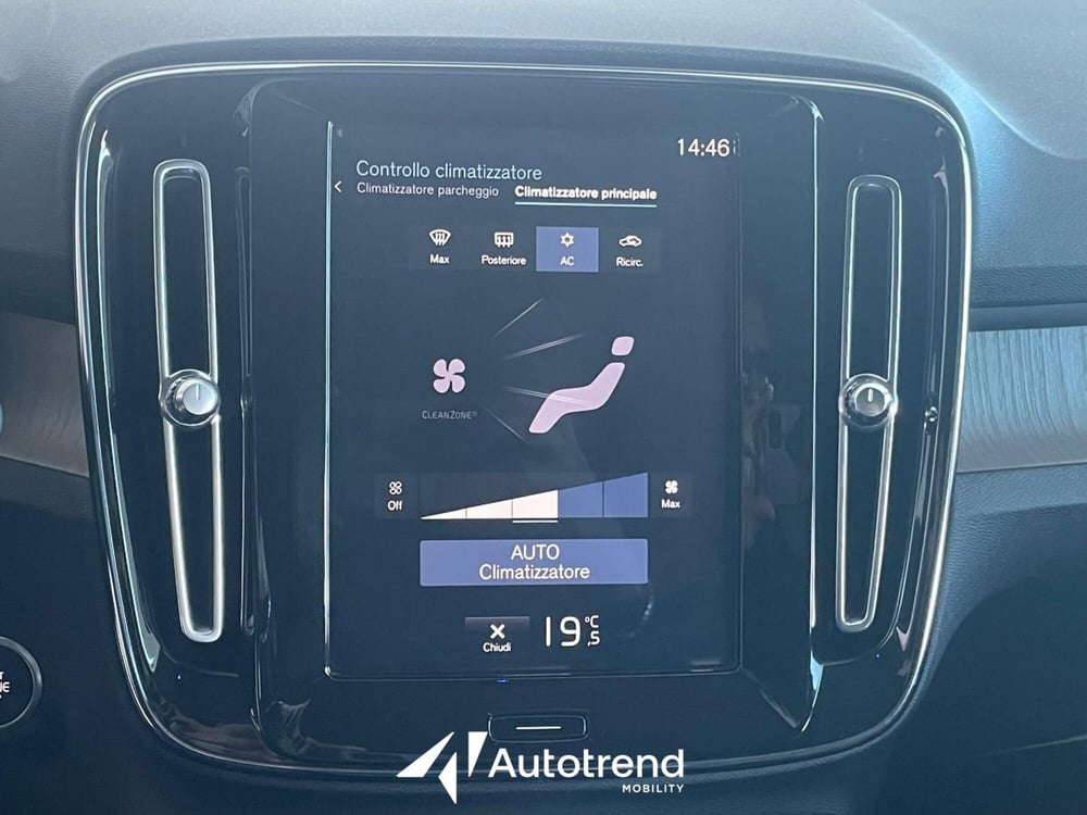 Volvo XC40 usata a Bari (15)
