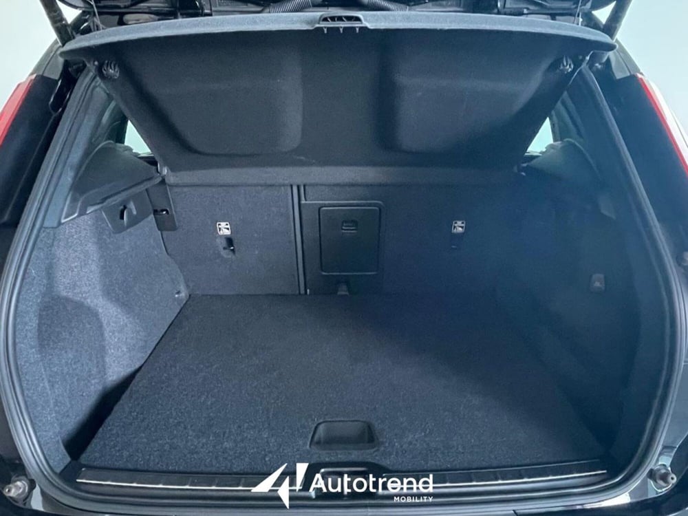Volvo XC40 usata a Bari (19)