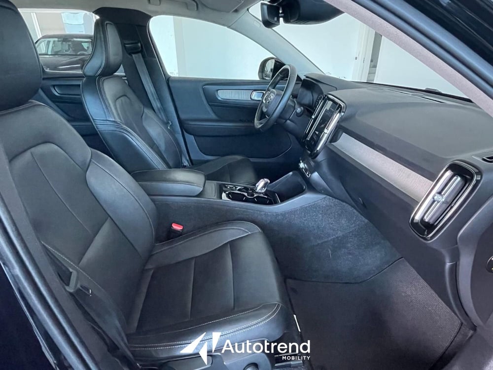 Volvo XC40 usata a Bari (7)