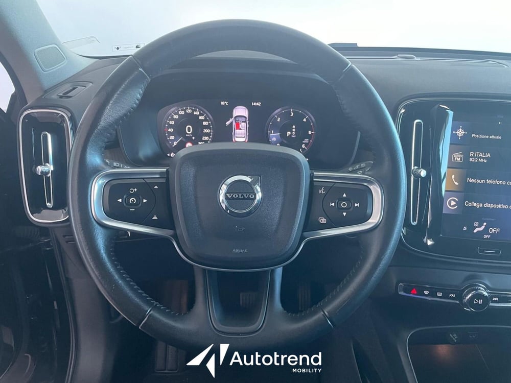 Volvo XC40 usata a Bari (9)