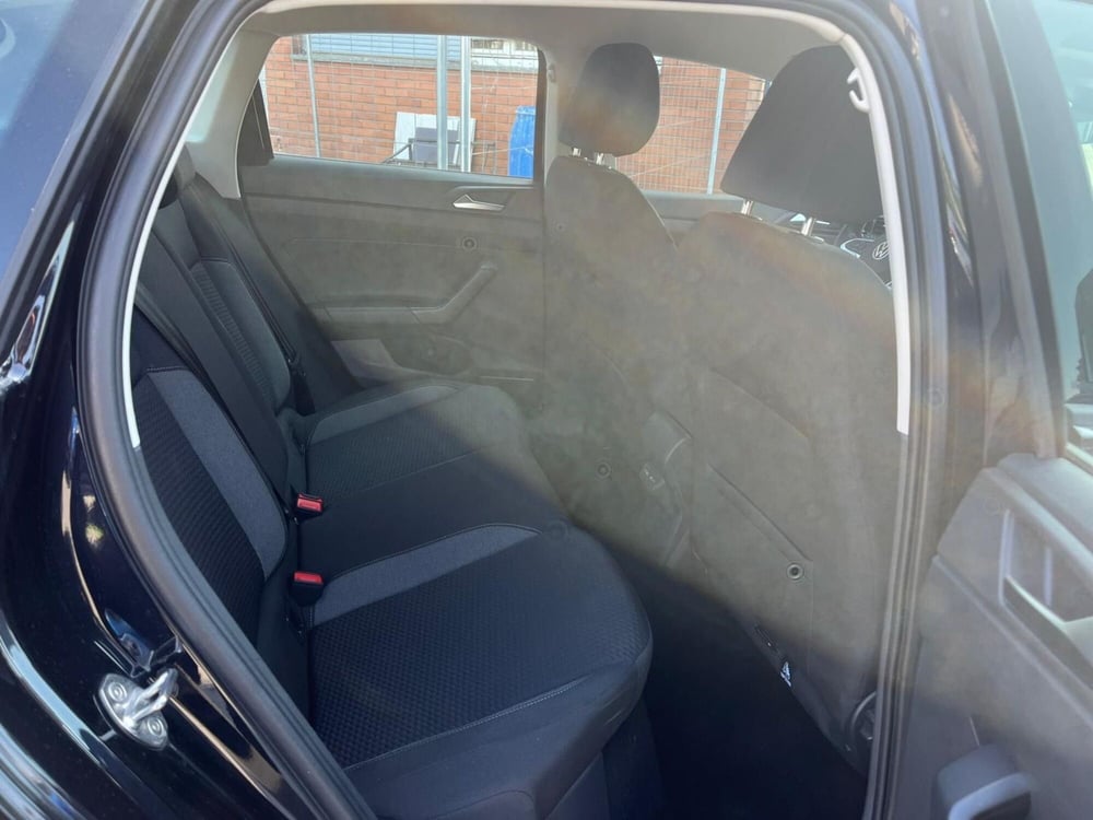 Volkswagen Taigo usata a Milano (14)