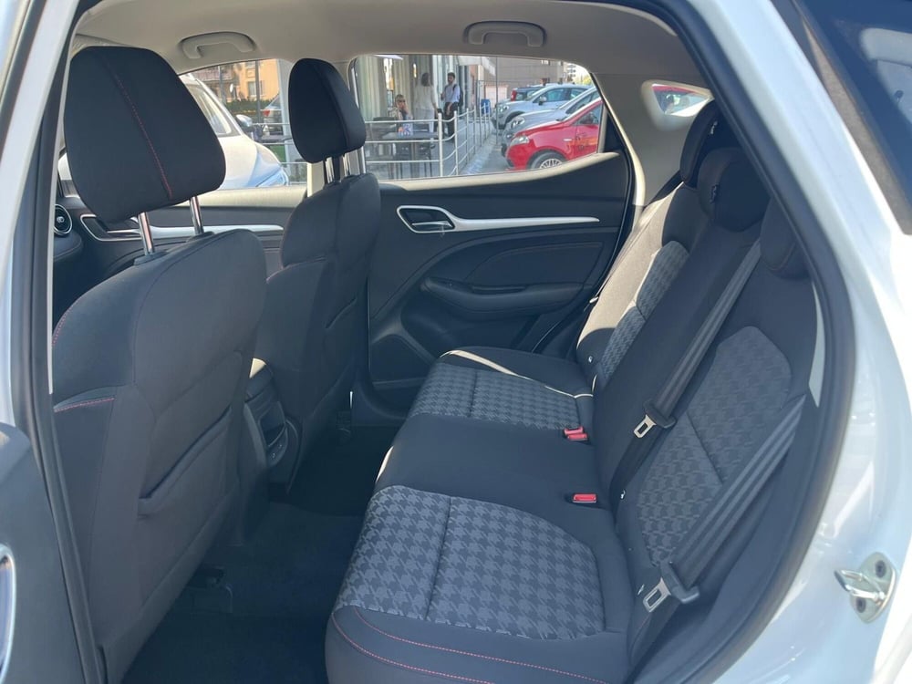 Mg ZS nuova a Milano (14)