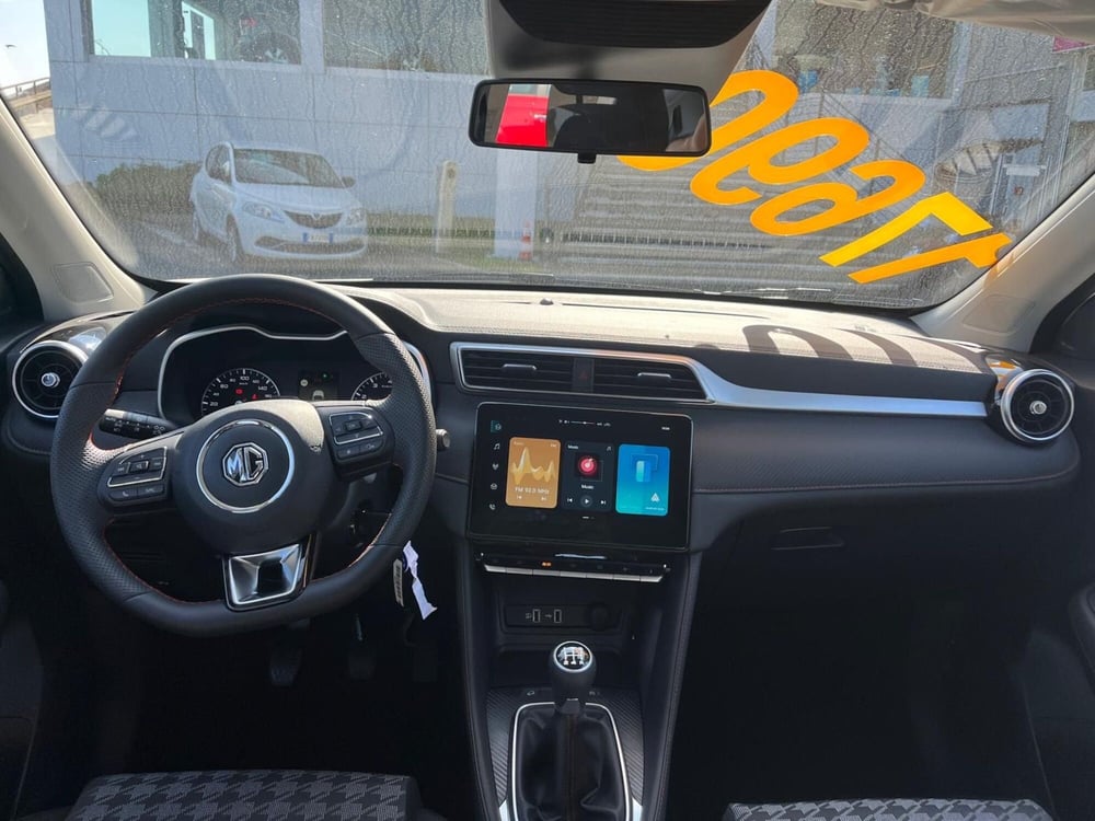 Mg ZS nuova a Milano (16)