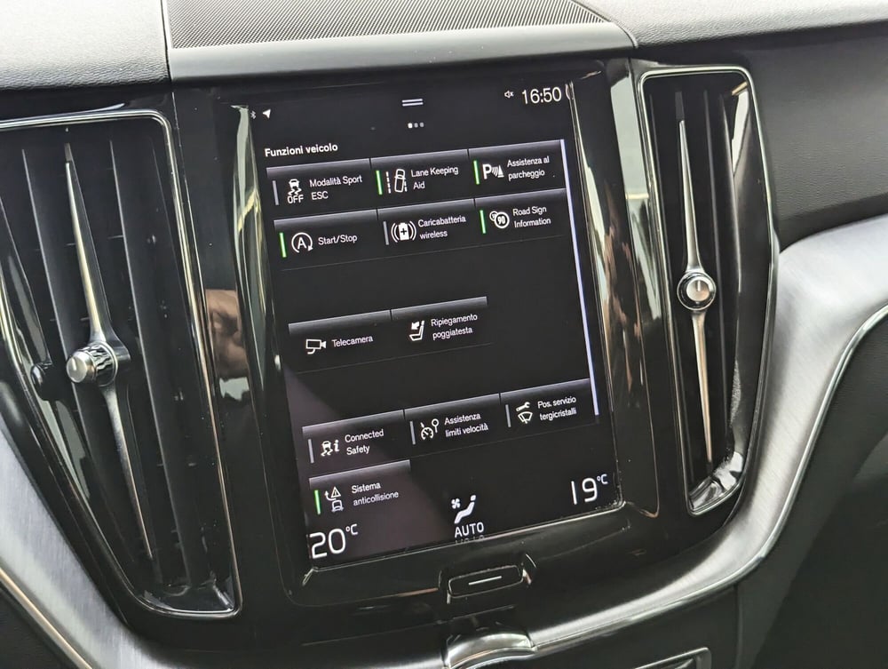 Volvo XC60 usata a Pescara (15)