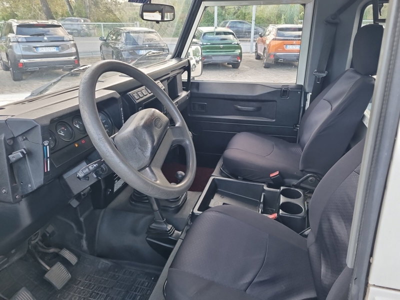 Land Rover Defender usata a Lucca (6)