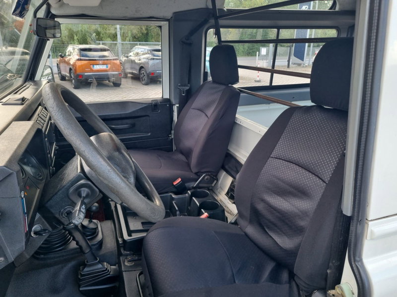 Land Rover Defender usata a Lucca (7)