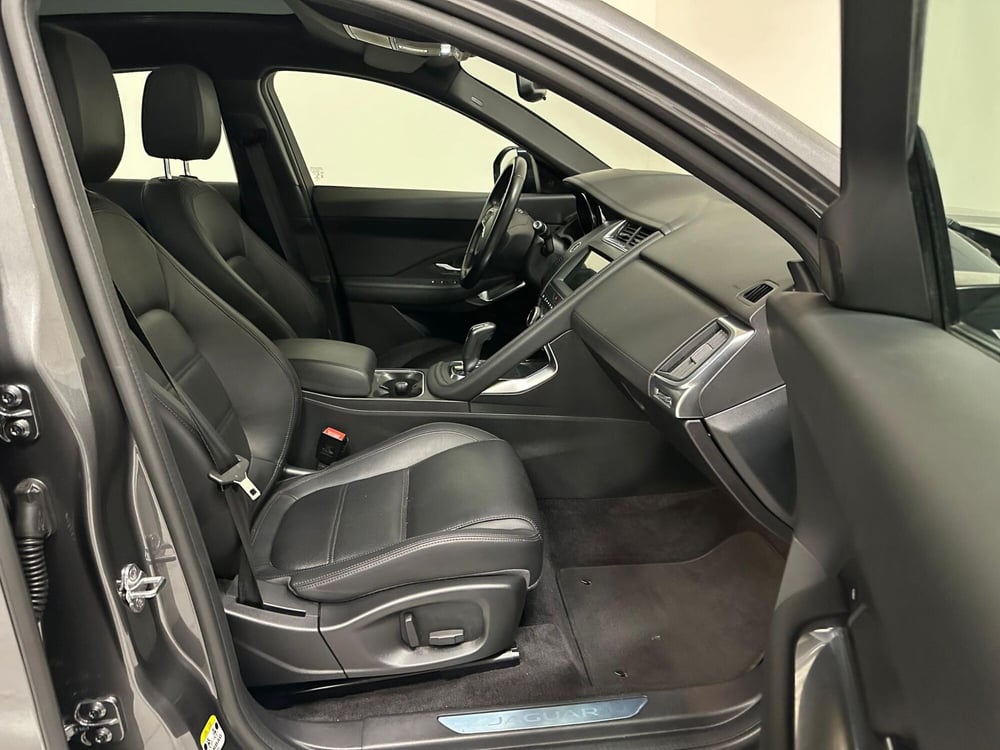 Jaguar E-Pace usata a Novara (3)