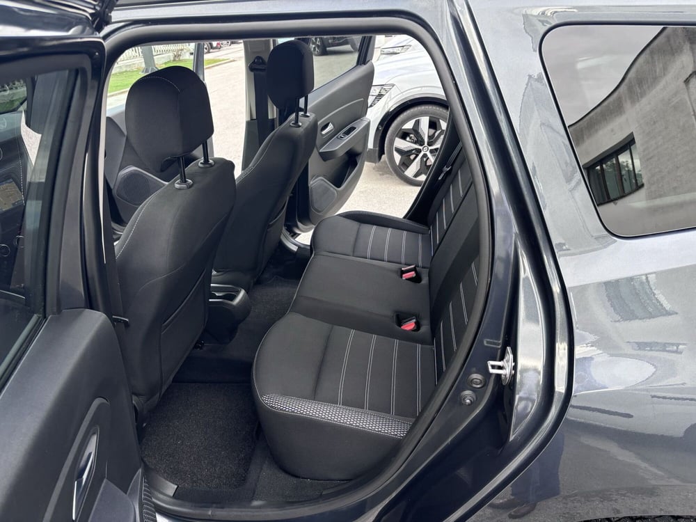 Dacia Duster usata a Ancona (10)