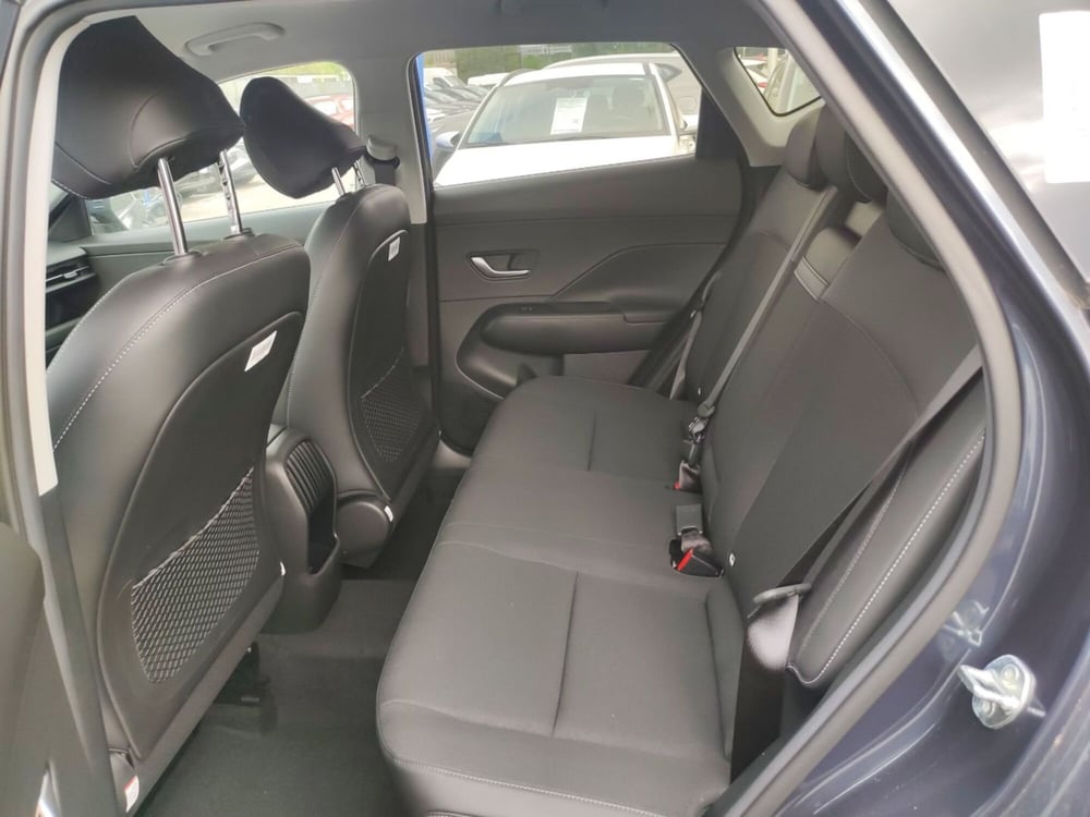 Hyundai Kona nuova a Latina (12)