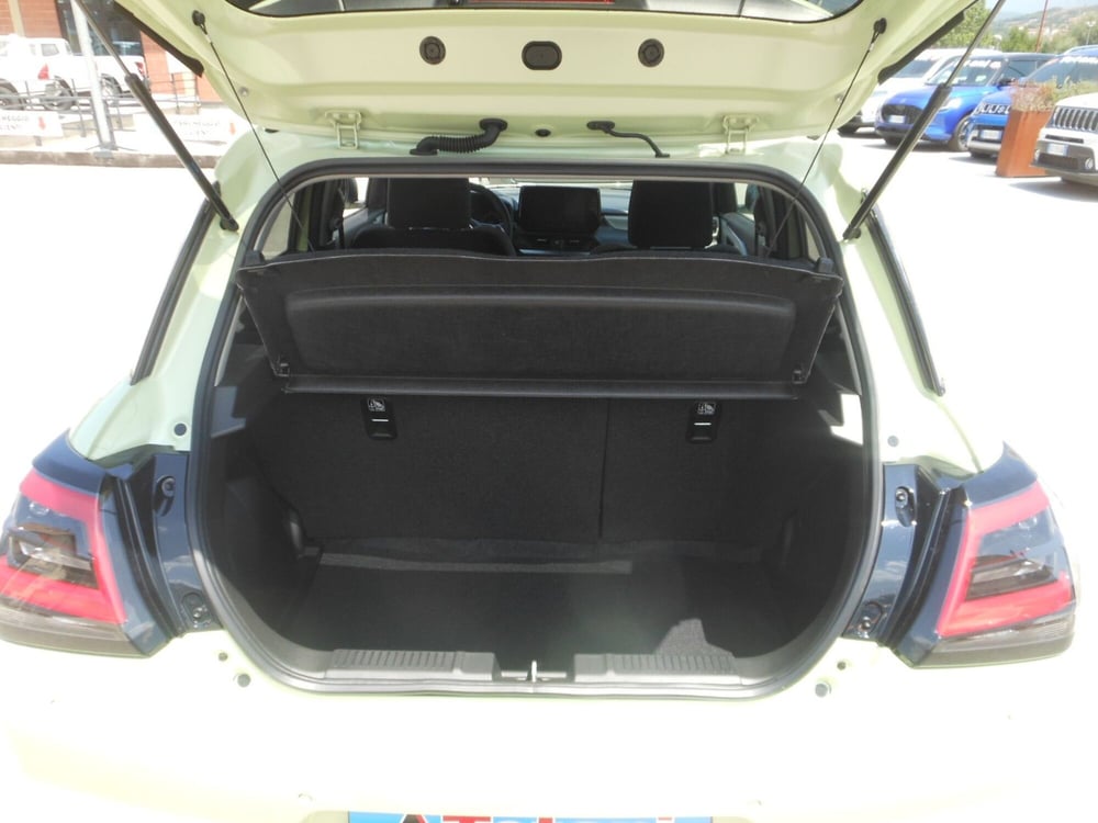 Suzuki Swift nuova a L'Aquila (17)
