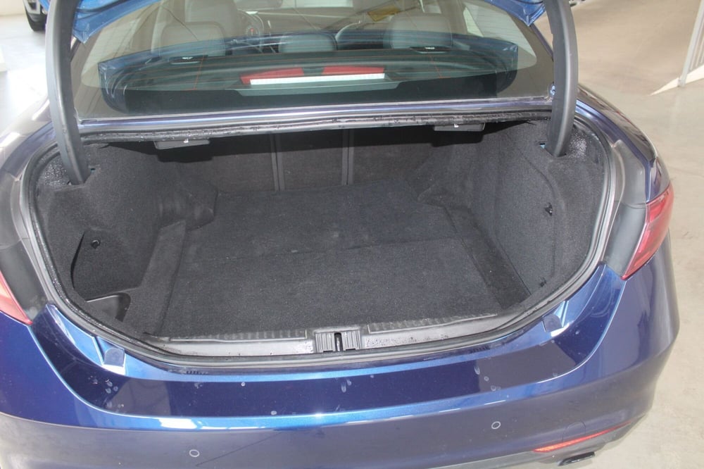 Alfa Romeo Giulia usata a Terni (11)