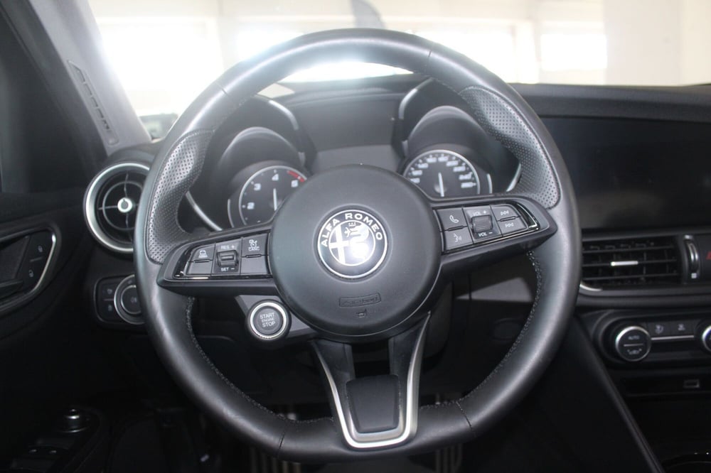 Alfa Romeo Giulia usata a Terni (13)