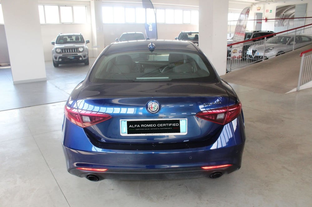 Alfa Romeo Giulia usata a Terni (5)