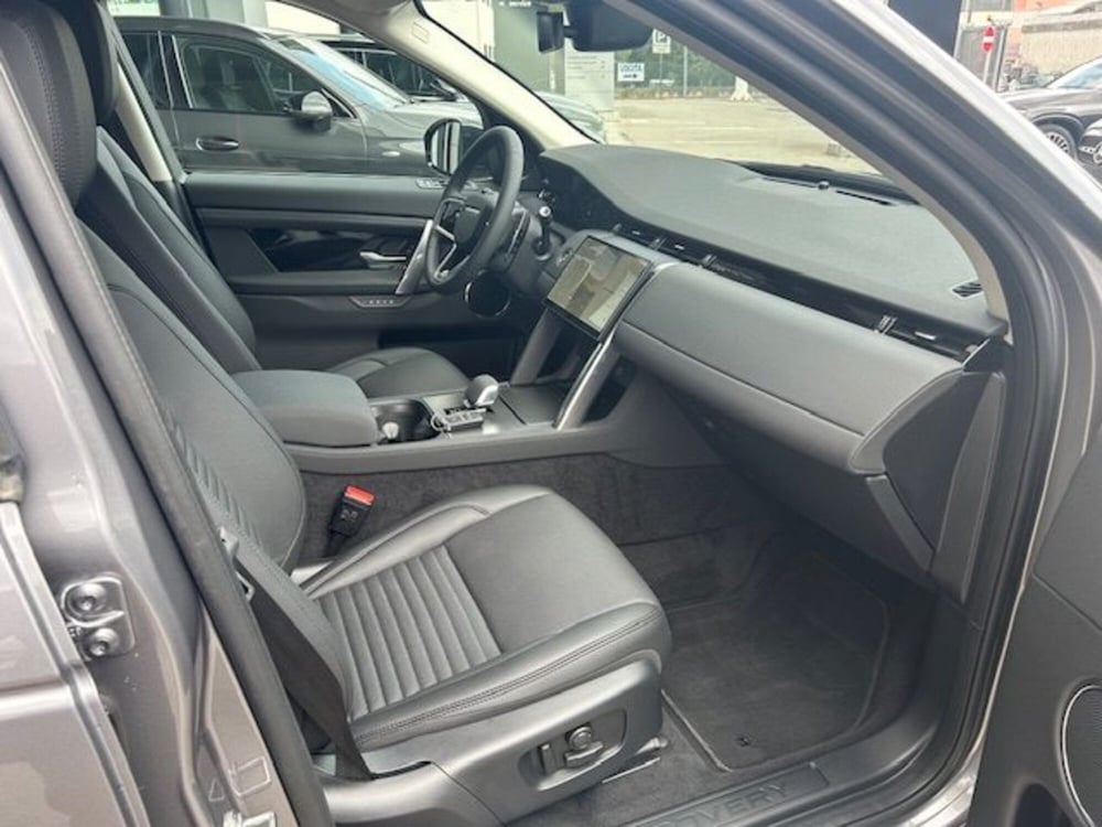 Land Rover Discovery Sport nuova a Potenza (10)