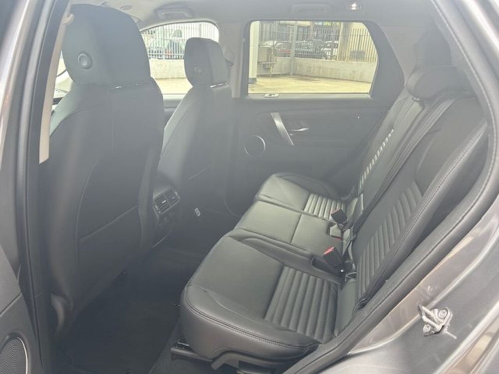 Land Rover Discovery Sport nuova a Potenza (19)