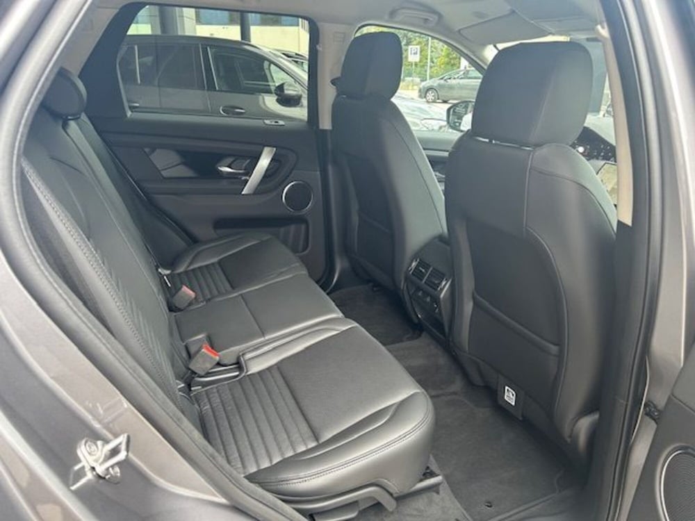 Land Rover Discovery Sport nuova a Potenza (9)