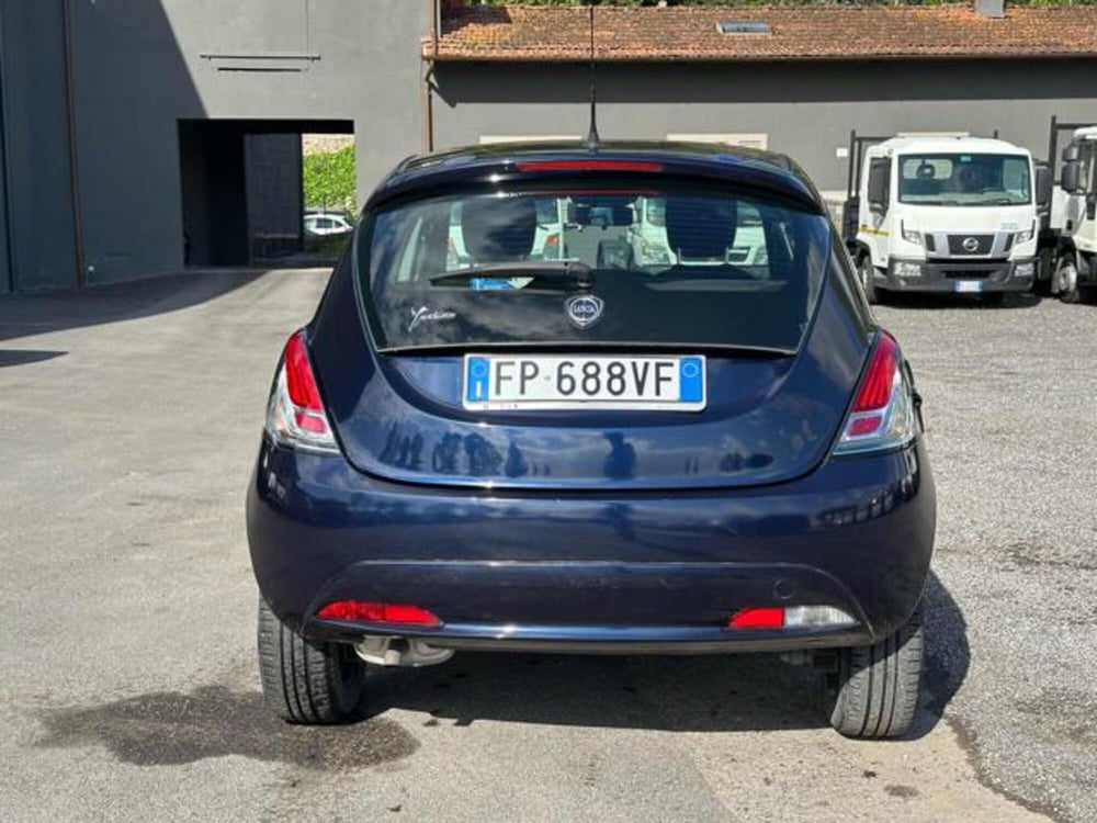 Lancia Ypsilon usata a Lucca (5)