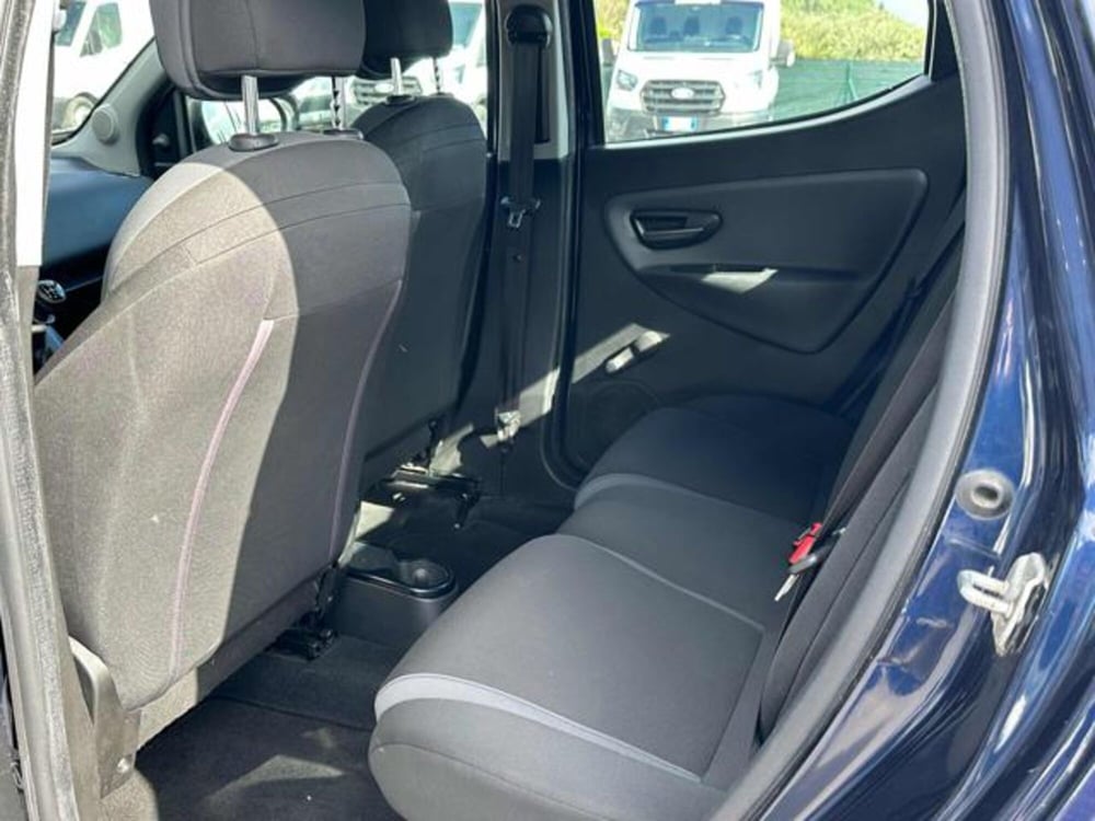 Lancia Ypsilon usata a Lucca (7)