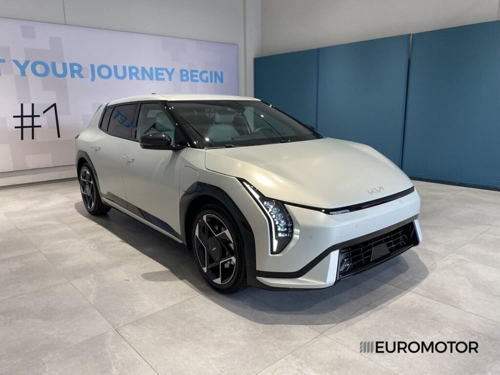 Kia EV4 nuova a Bari (3)
