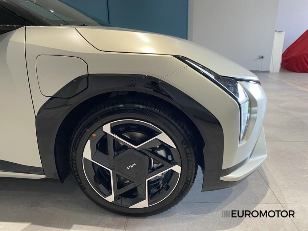 Kia EV4 nuova a Bari (5)