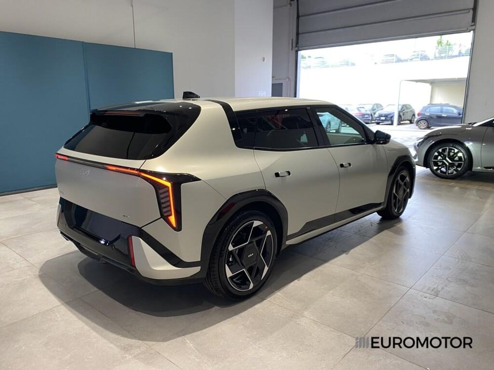 Kia EV4 nuova a Bari (8)