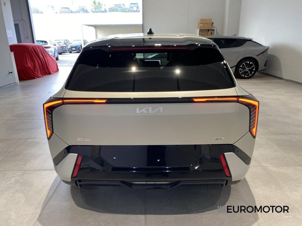 Kia EV4 nuova a Bari (9)
