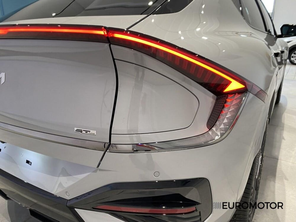 Kia EV6 nuova a Bari (10)