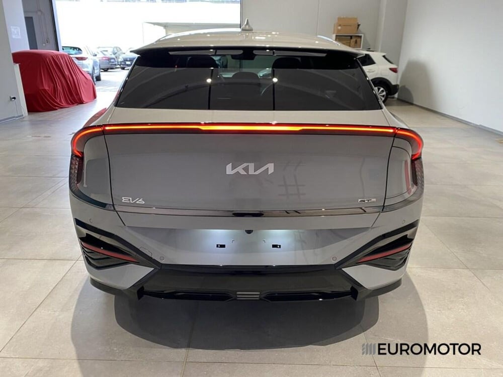 Kia EV6 nuova a Bari (11)