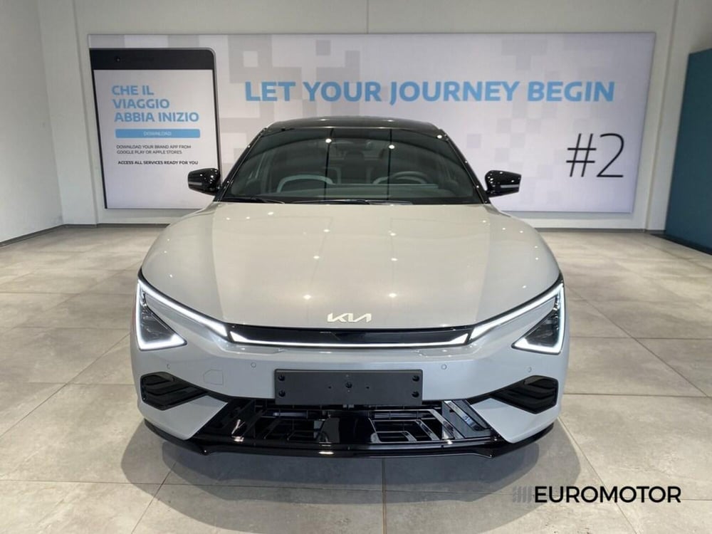 Kia EV6 nuova a Bari (3)