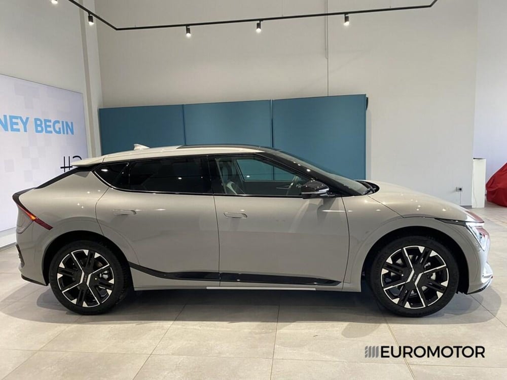 Kia EV6 nuova a Bari (8)