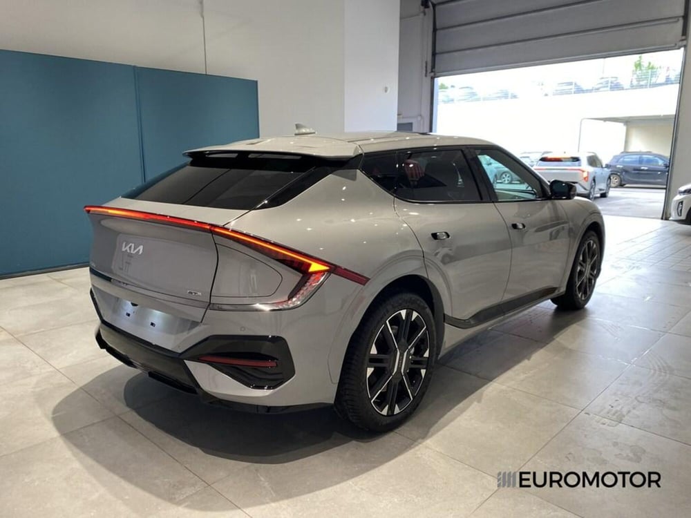 Kia EV6 nuova a Bari (9)