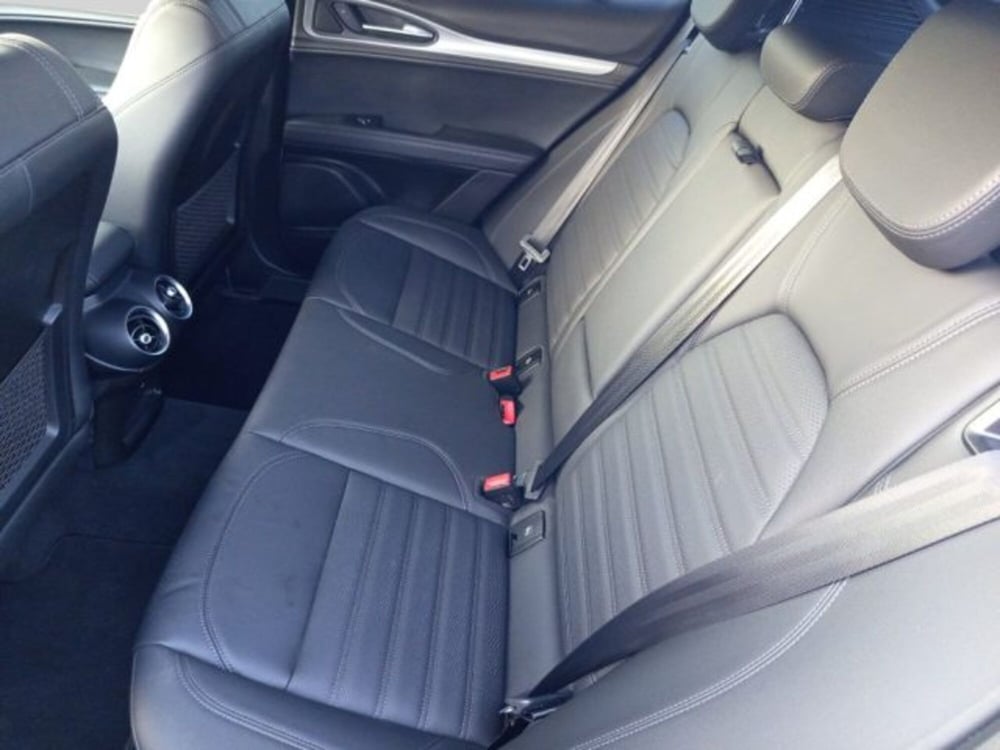 Alfa Romeo Stelvio usata a Frosinone (13)