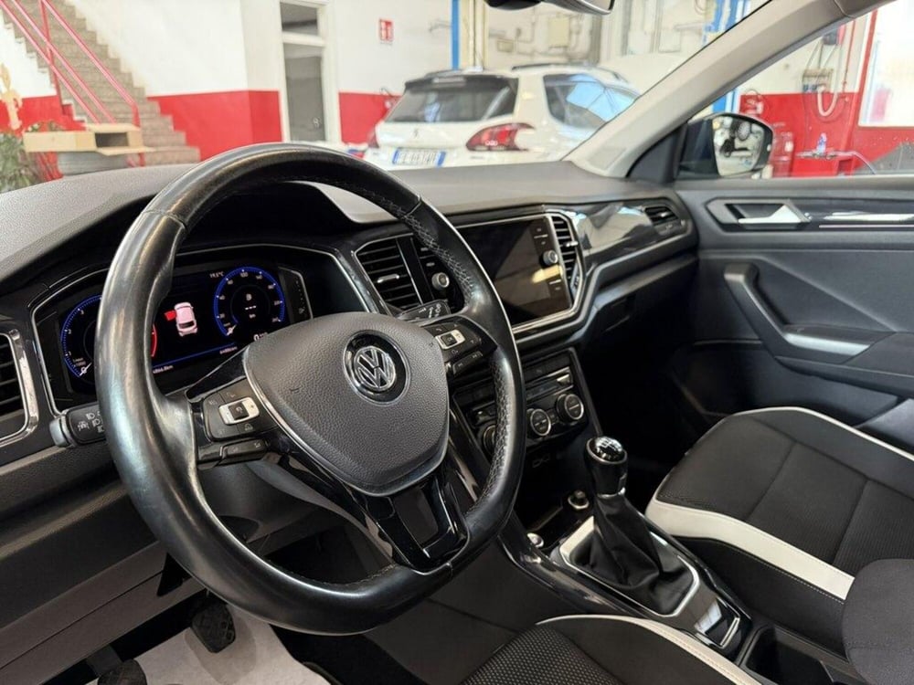 Volkswagen T-Roc usata a Monza e Brianza (11)