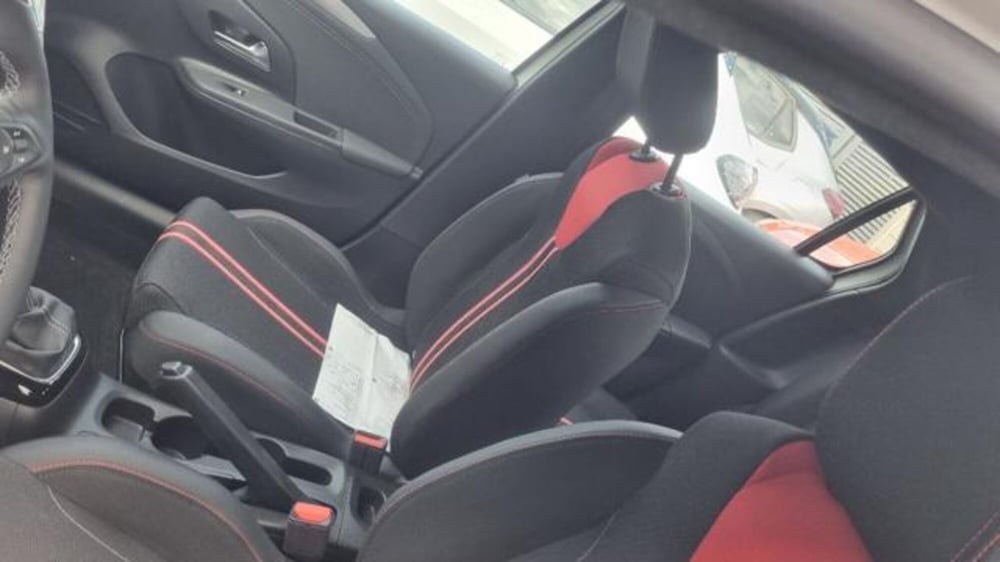 Opel Corsa nuova a Savona (17)